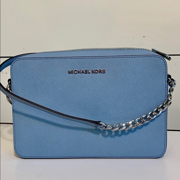 Michael Kors Handbags - 💙Michael Kors Jet Set Lg EW Crossbody POWDER BLUE